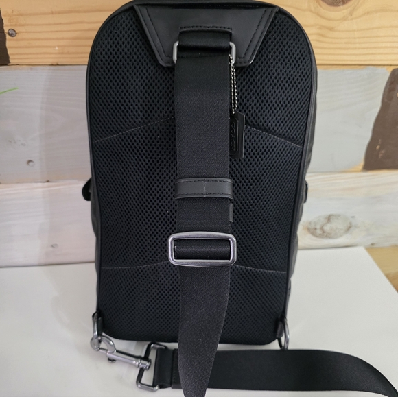 Coach Graham Pack in black leather  versatile sling or Crossbody Unisex - Picture 7 of 14